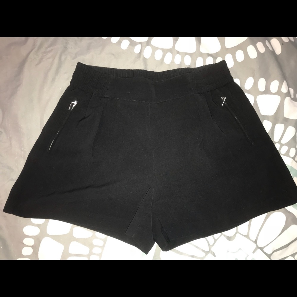 Jennifer Lopez Black Dress Shorts Sz Small